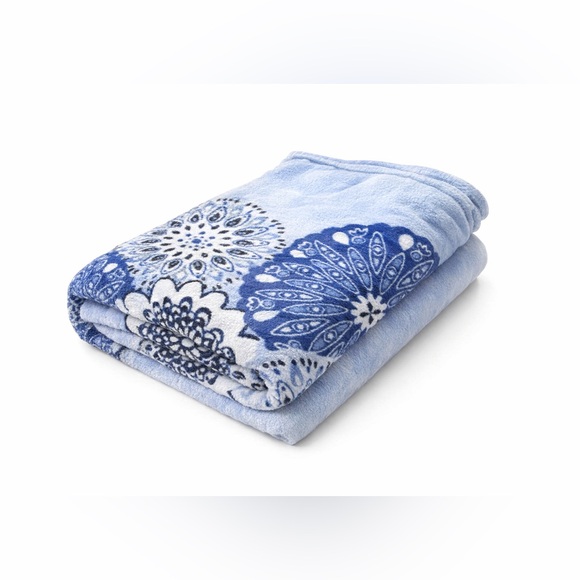 Vera Bradley Other - Vera Bradley Blanket